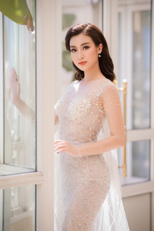 gan-het-nhiem-ki-hoa-hau-viet-nam-do-my-linh-gay-bat-ngo-khi-lan-dau-xuat-hien-voi-mai-toc-ngan-ngang-vai