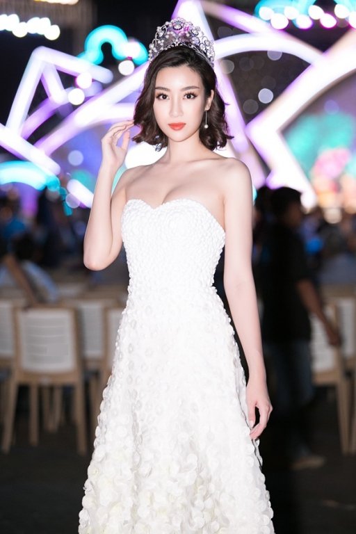 gan-het-nhiem-ki-hoa-hau-viet-nam-do-my-linh-gay-bat-ngo-khi-lan-dau-xuat-hien-voi-mai-toc-ngan-ngang-vai