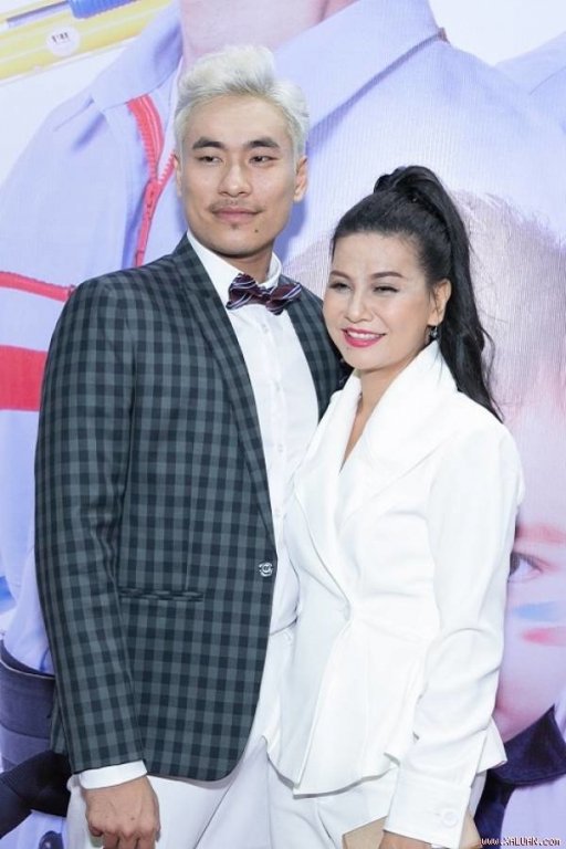 giua-tin-don-chia-tay-kieu-minh-tuan-sau-10-nam-gan-bo-cat-phuong-khang-dinh-van-song-va-buoc-tiep