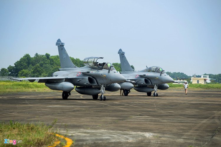 Cận cảnh phi đội tiêm kích Rafale vừa hạ cánh xuống Việt Nam