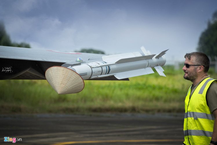 Cận cảnh phi đội tiêm kích Rafale vừa hạ cánh xuống Việt Nam