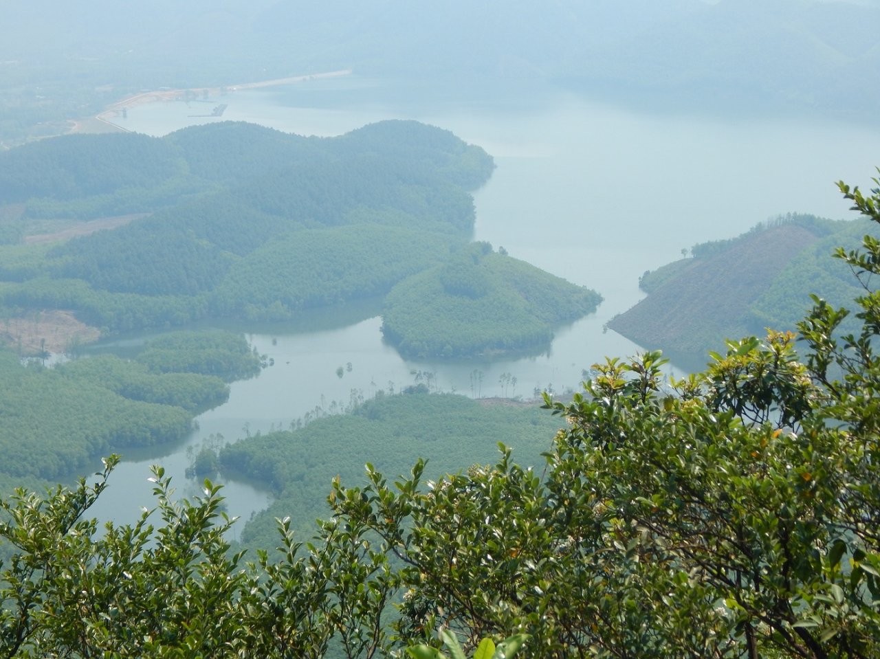 bang-rung-kham-pha-hon-vuon