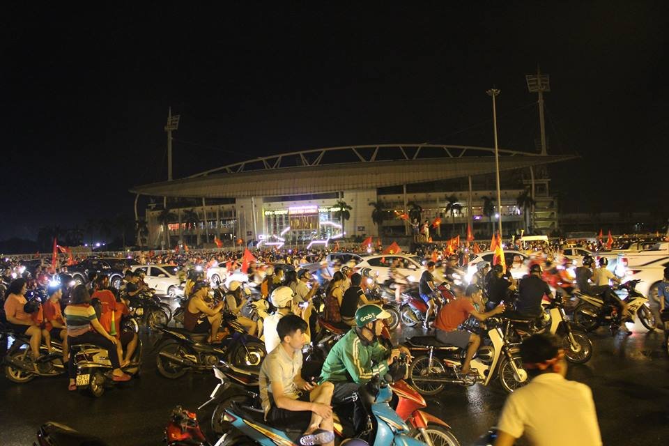 dem-nay-nguoi-viet-nam-khong-ngu