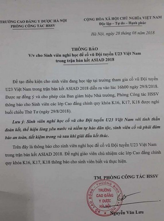truong-cao-dang-y-duoc-ha-noi-cho-sinh-vien-nghi-hoc-de-co-vu-u23-viet-nam