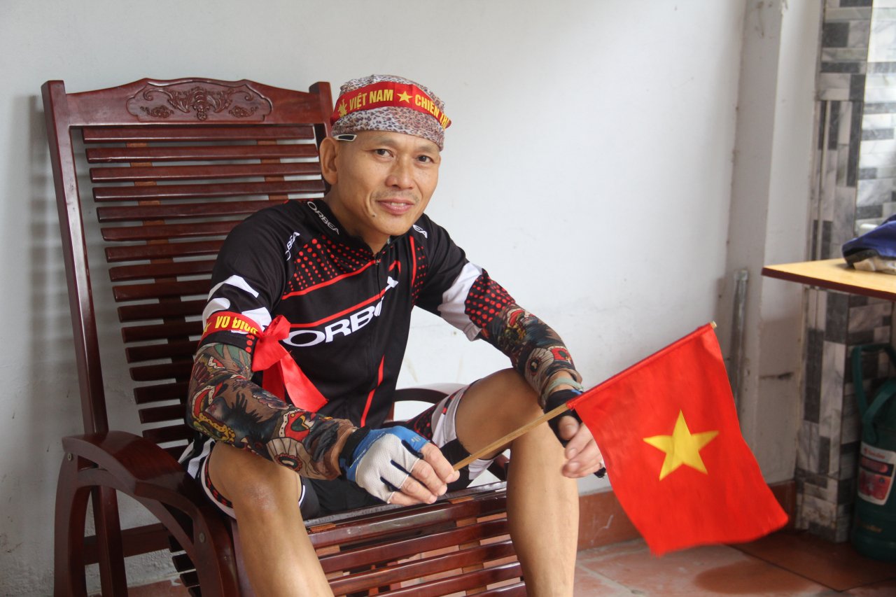 can-canh-khong-khi-nha-tuyen-thu-quang-hai-truoc-gio-bong-lan