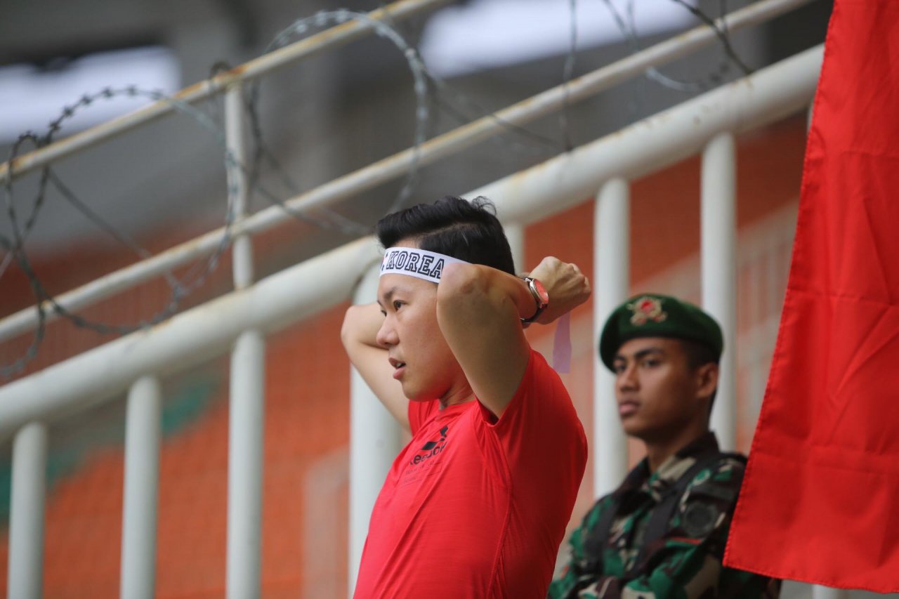 cap-doi-vo-viet-chong-han-o-indonesia-co-vu-cho-tran-dau-giua-viet-nam-va-han-quoc
