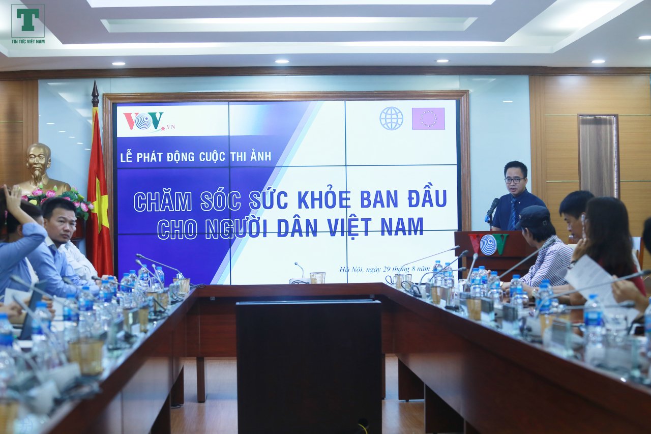 phat-dong-cuoc-thi-anh-cham-soc-suc-khoe-ban-dau-cho-nguoi-dan-viet-nam