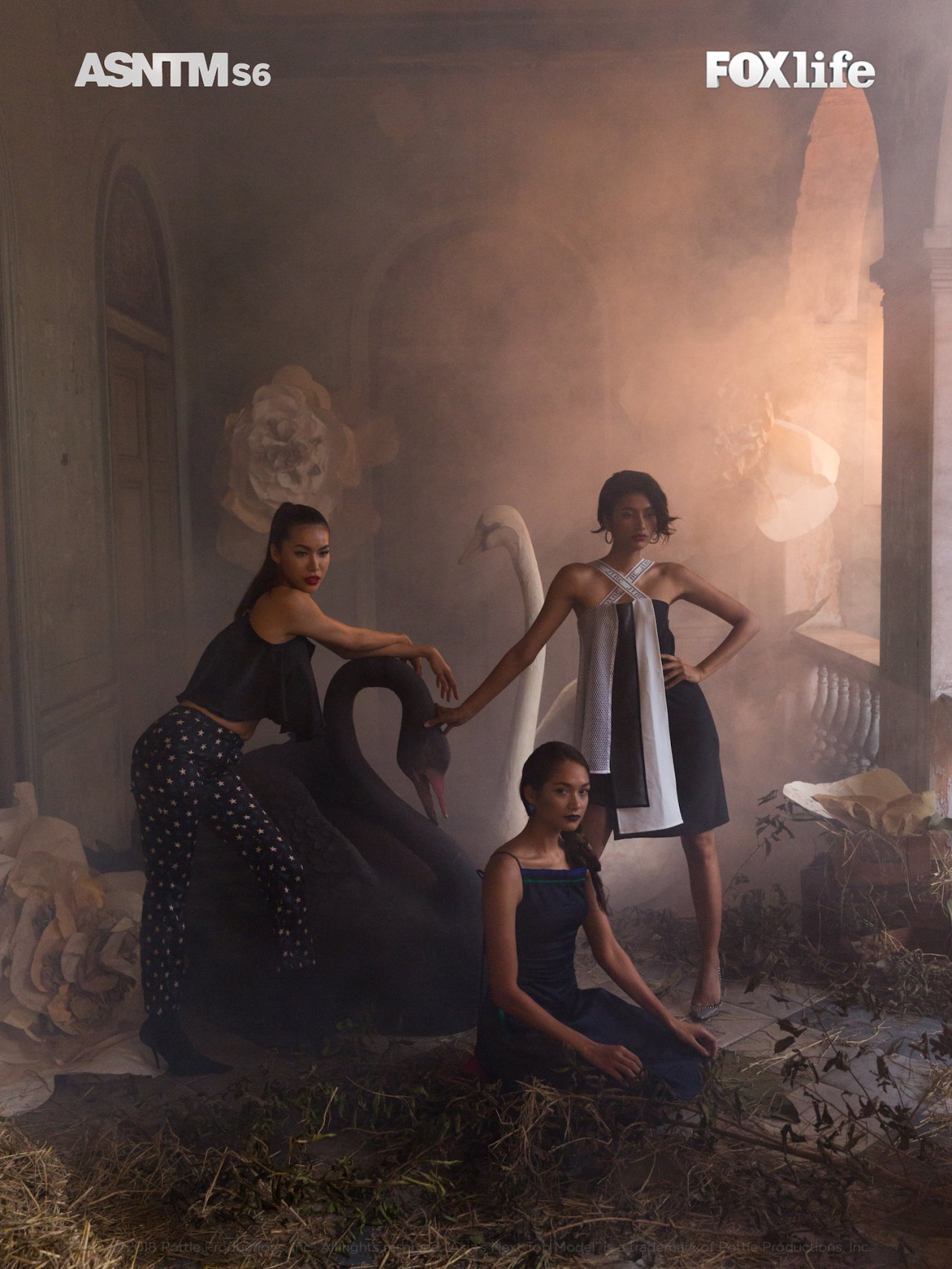 hau-truong-lo-hinh-anh-minh-tu-shikin-monika-thi-pham-xuat-than-trong-phan-photoshoot-ho-thien-nga