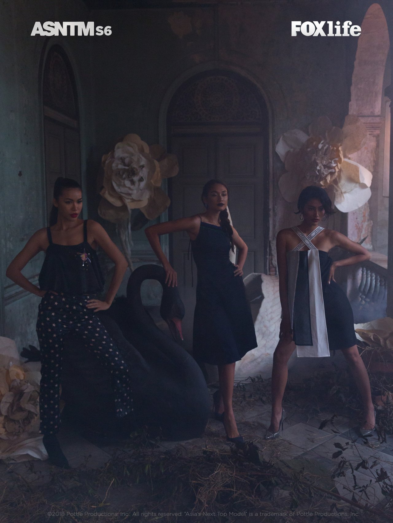 hau-truong-lo-hinh-anh-minh-tu-shikin-monika-thi-pham-xuat-than-trong-phan-photoshoot-ho-thien-nga