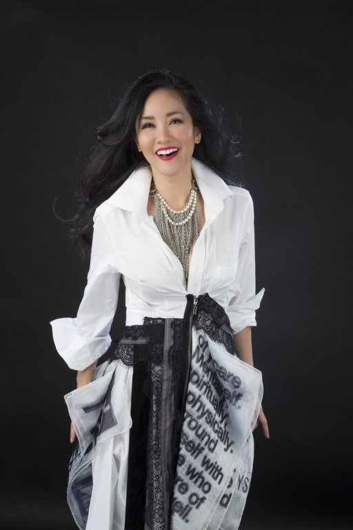 Bi-che-cover-hit-Son-Tung-M-TP-Diva-Hong-Nhung-lai-gay-soc-khi-hat-Bua-yeu-ho----ng-nhung-1535617714-width758height1136