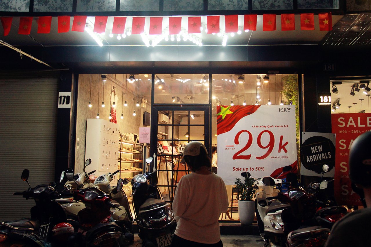 ha-noi-shop-thoi-trang-dua-nhau-giam-gia-lon-dip-29