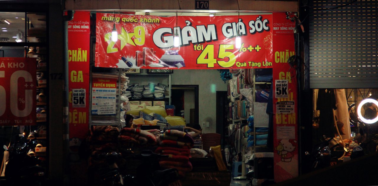 ha-noi-shop-thoi-trang-dua-nhau-giam-gia-lon-dip-29