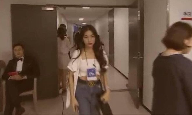 hoa-minzy-mao-danh-nhan-vien-lao-vao-hau-truong-chup-anh-bts-khien-fan-toan-the-gioi-bung-con-phan-no