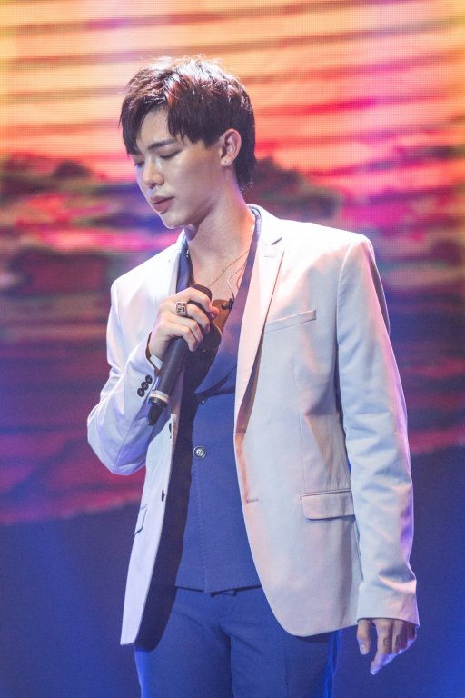 sau-lac-troi-diva-hong-nhung-tiep-tuc-gay-bat-ngo-khi-lan-dau-khoe-vu-dao-nong-bong-cover-lai-bua-yeu