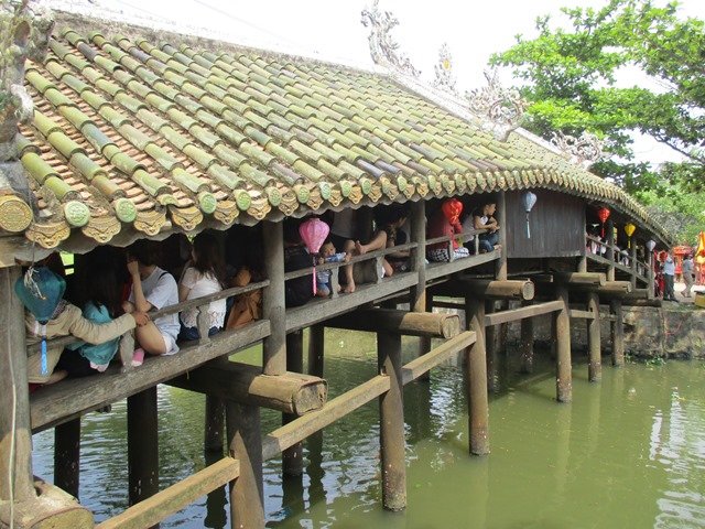 den-co-do-hue-ngay-29-nen-di-nhung-dau