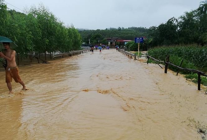 mua-lu-gay-ngap-nhieu-noi-chua-san-sang-khai-giang