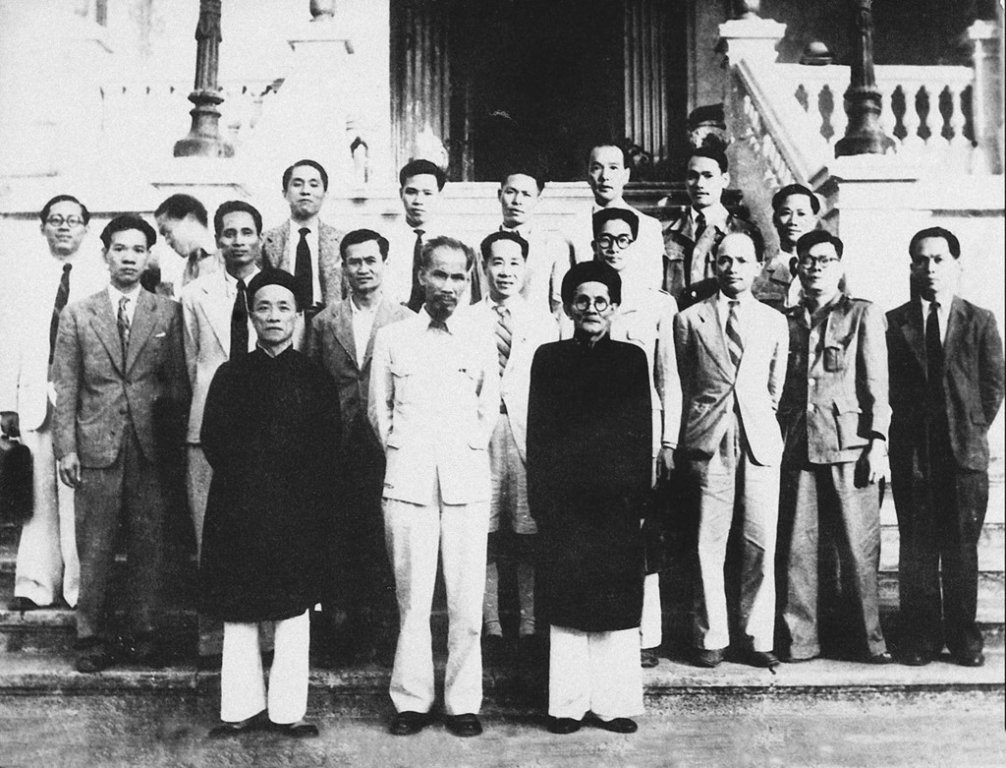 nhung-ngay-dau-muon-van-kho-khan-cua-chinh-phu-lam-thoi-sau-cach-mang-thang-tam