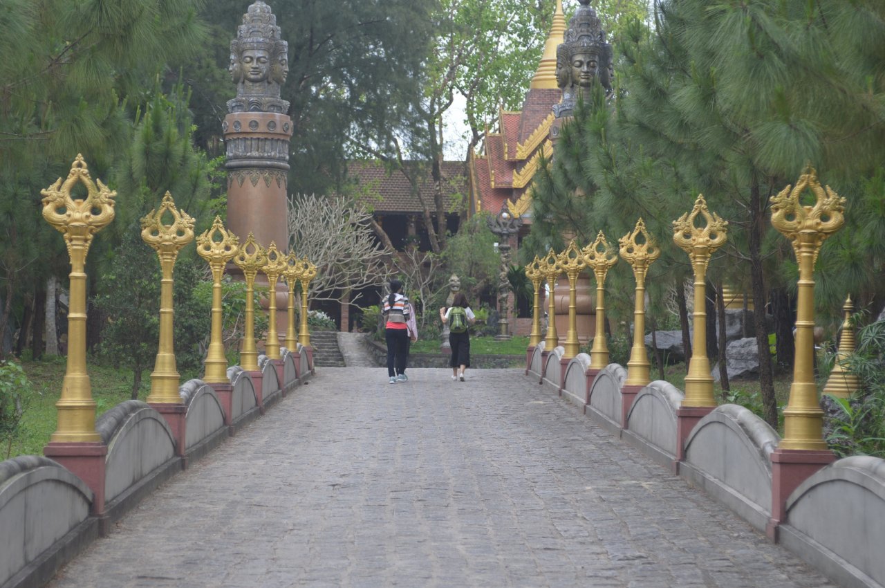 kham-pha-ngoi-chua-myanmar-tren-dat-co-do-hue
