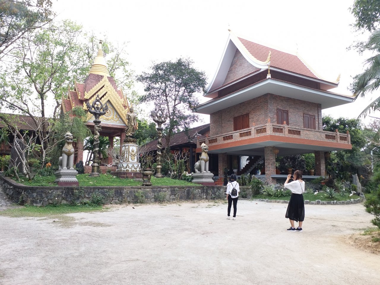 kham-pha-ngoi-chua-myanmar-tren-dat-co-do-hue
