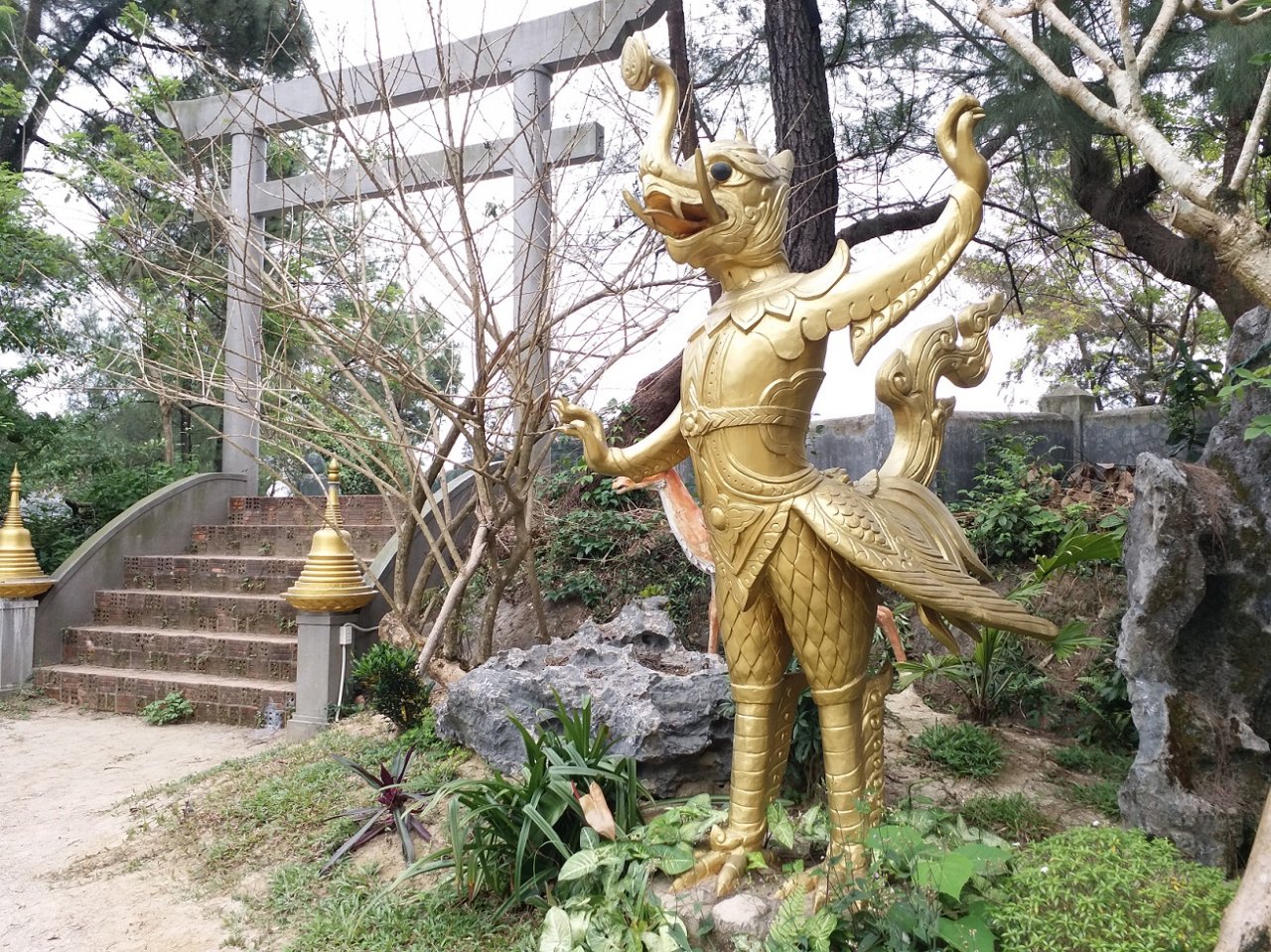 kham-pha-ngoi-chua-myanmar-tren-dat-co-do-hue