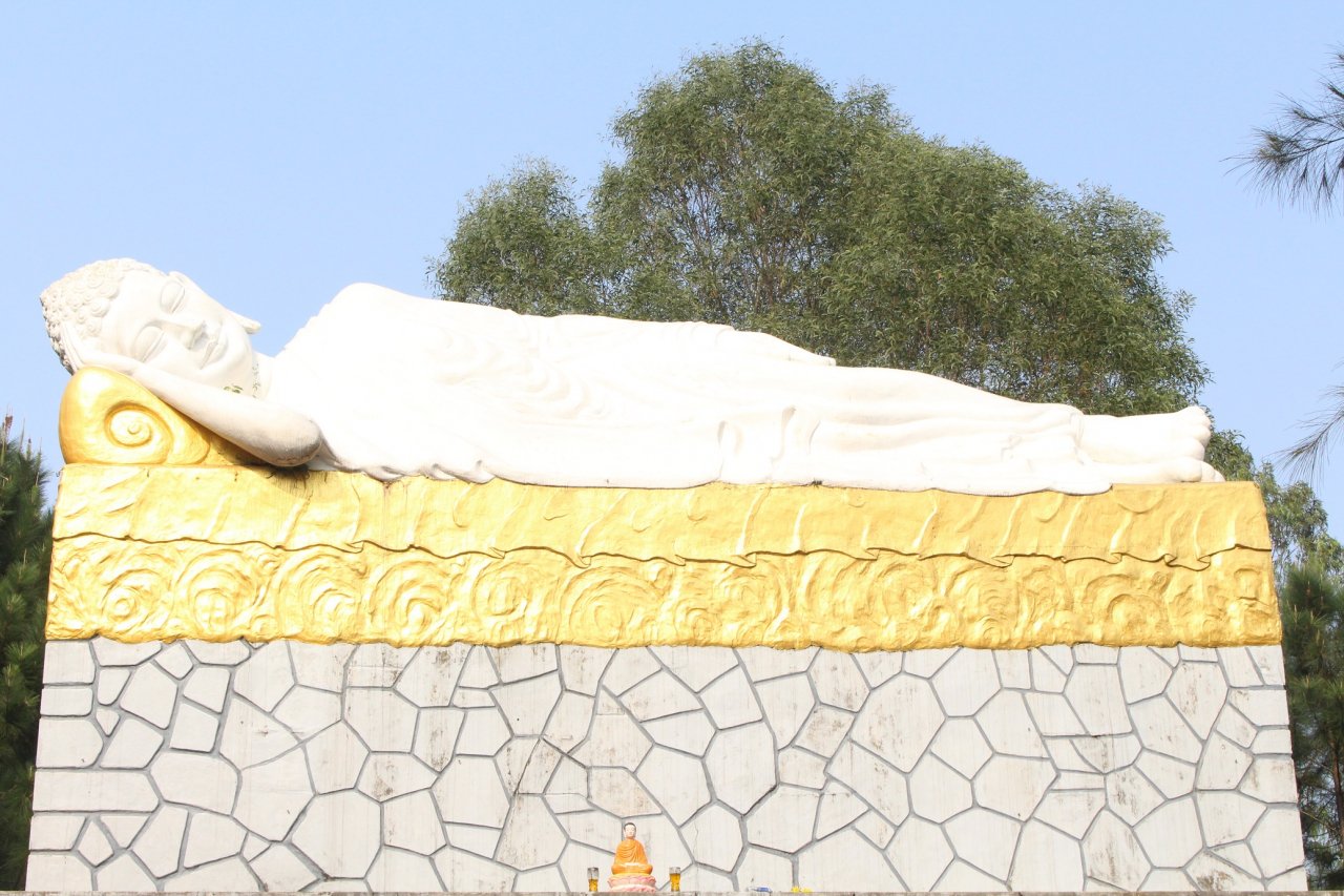 kham-pha-ngoi-chua-myanmar-tren-dat-co-do-hue