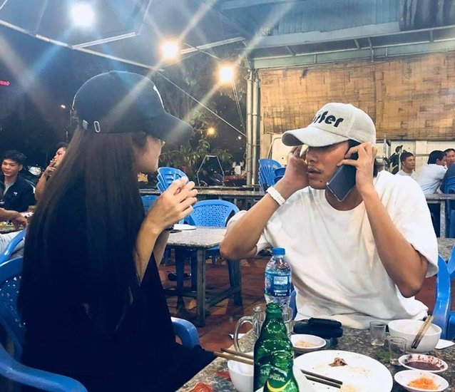 loat-anh-kieu-minh-tuan-tinh-tu-ben-an-nguy-tren-man-anh-giua-tin-don-phim-gia-tinh-that
