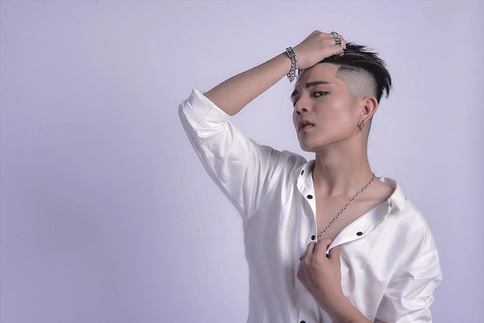quang-anh-the-voice-kids-gay-an-tuong-voi-hinh-anh-don-gian-nam-tinh-sau-tin-don-phau-thuat-tham-my