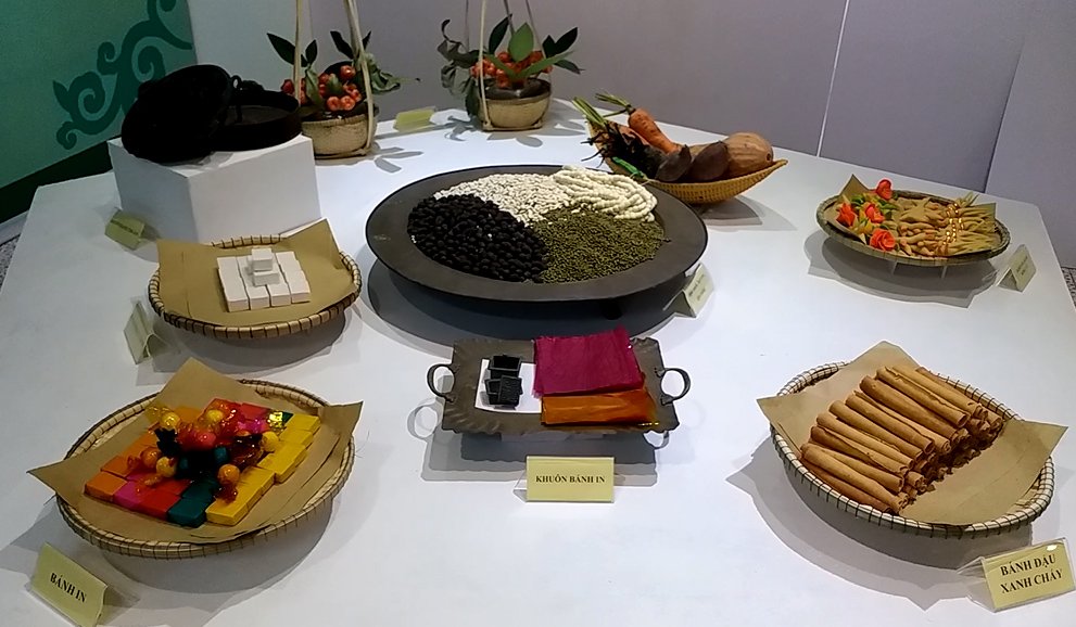 rua-mat-voi-thien-duong-banh-hue