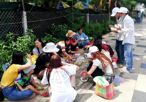 Biển Vũng Tàu đông nghịt người ngày 2/9, hàng chục trẻ em lạc cha mẹ