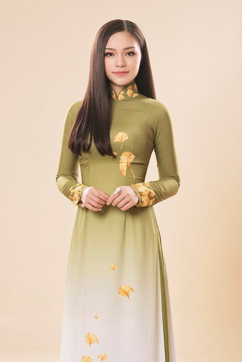 Á khôi Duyên dáng áo dài vừa rửa bát vừa hát gây 