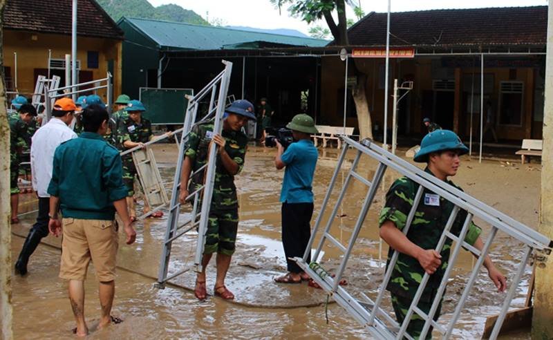 bun-ngap-truong-hoc-thay-tro-truong-mien-nui-nghe-an-au-lo-ngay-khai-giang