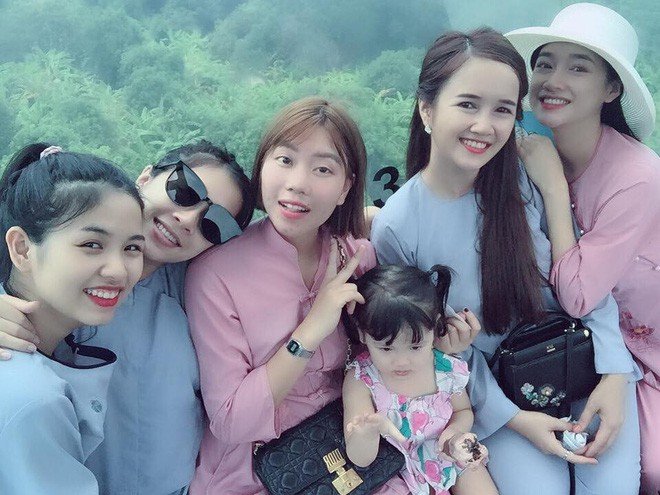 sau-le-dinh-hon-nha-phuong-di-chua-cung-gia-dinh-ma-khong-co-truong-giang
