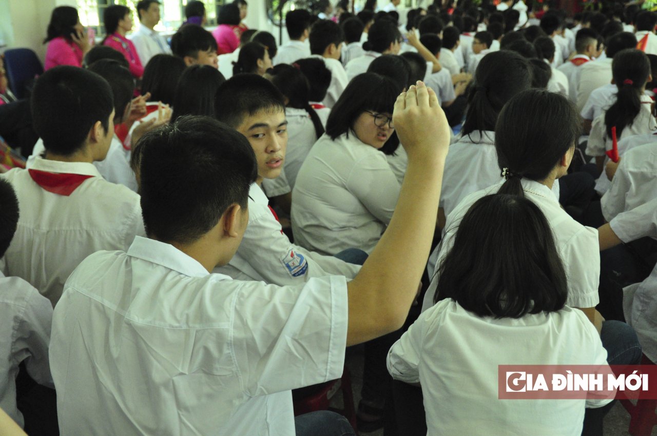  Trò chuyện với nhau bằng ngôn ngữ ký hiệu chính là nét đặc trưng của ngôi trường này 