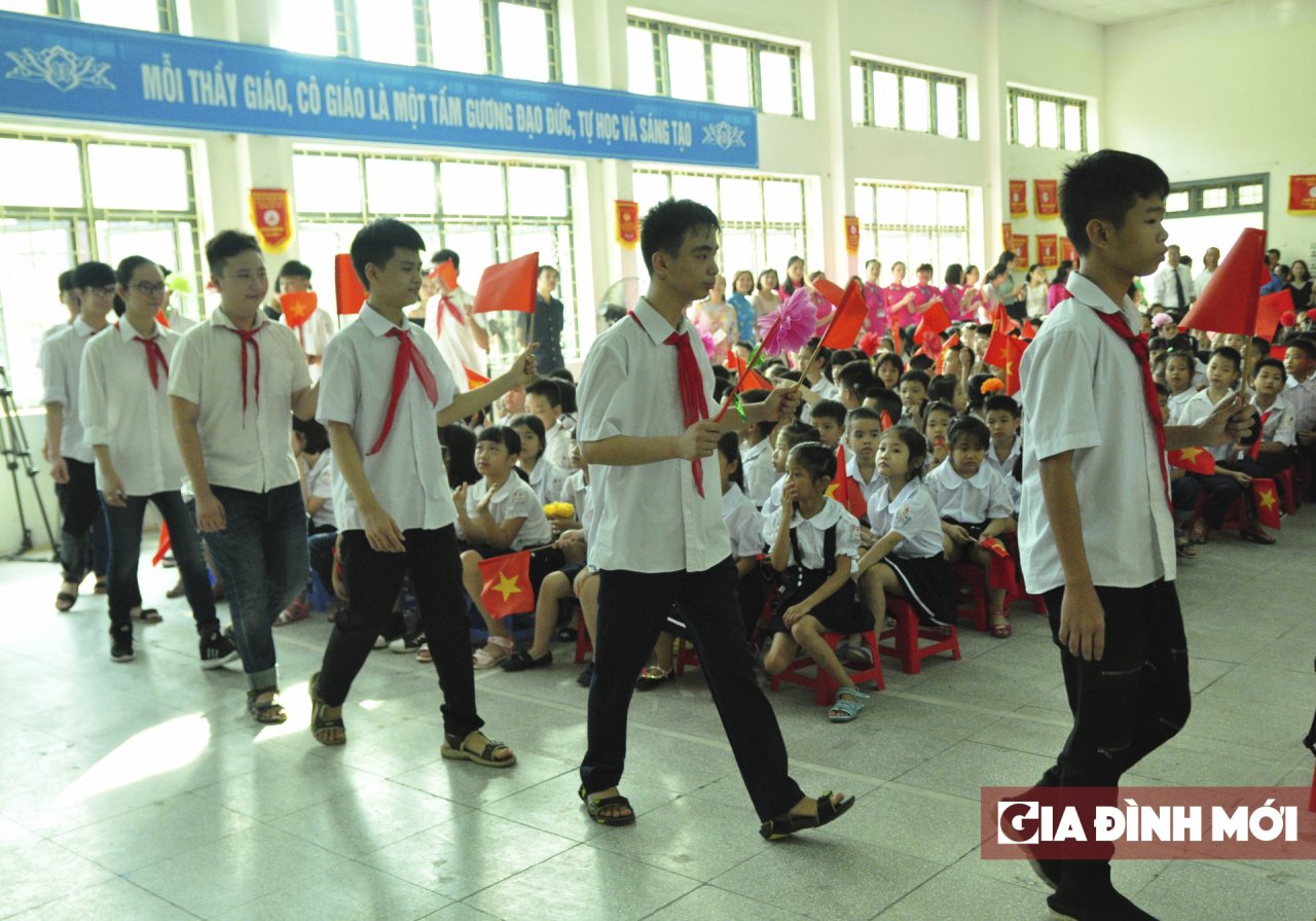  Trong năm học 2018-2019, trường chào đón 2 lớp một và 2 lớp hai với tổng số học sinh khoảng 100 em. 