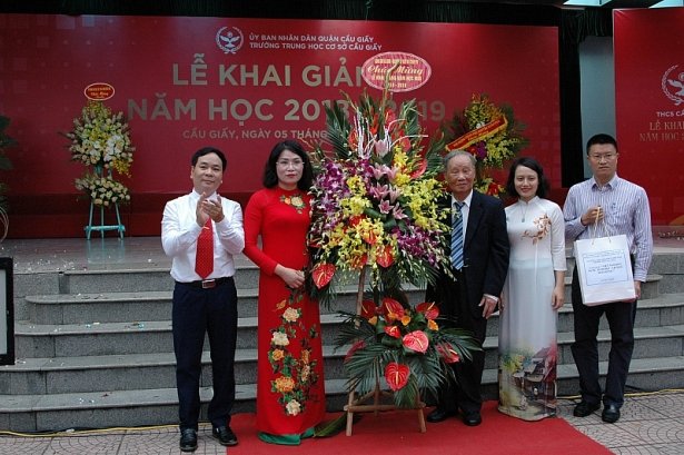 hom-nay-59-hoc-sinh-ca-nuoc-du-le-khai-giang-nam-hoc-2018-2019