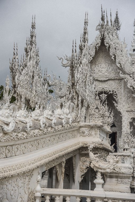 ngoi-chua-trang-bi-an-o-thai-lan-tu-dia-nguc-len-thien-duong