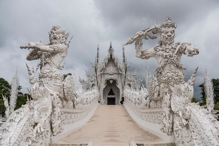 ngoi-chua-trang-bi-an-o-thai-lan-tu-dia-nguc-len-thien-duong