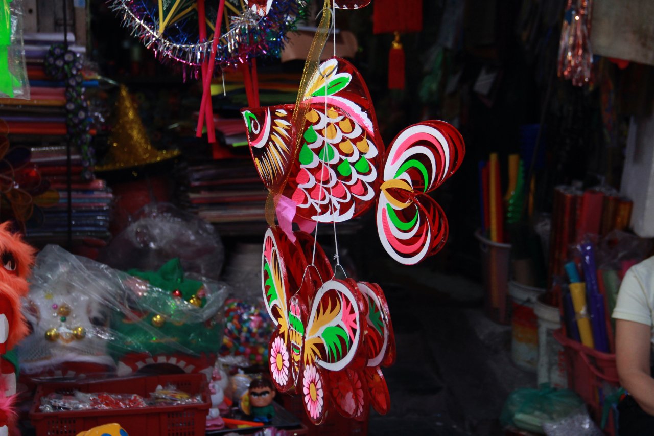 den-trung-thu-truyen-thong-hut-khach