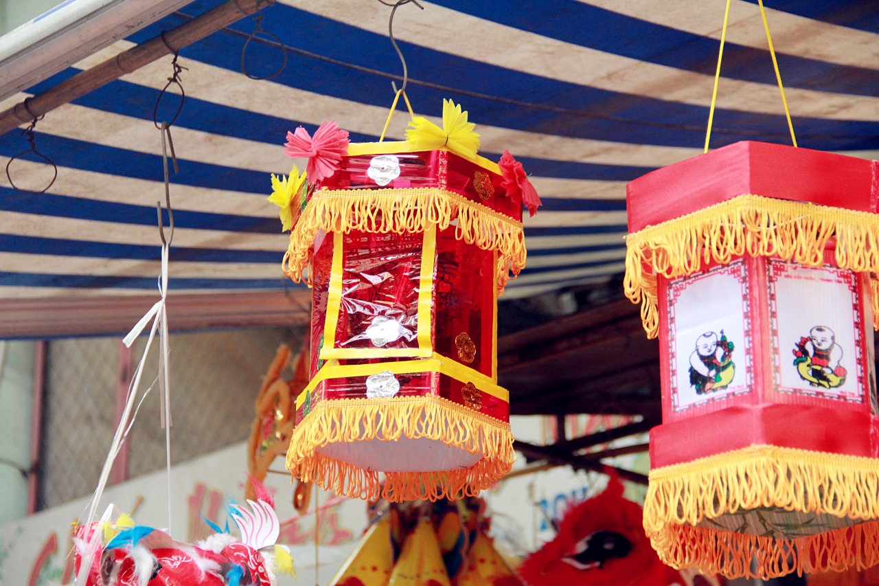 den-trung-thu-truyen-thong-hut-khach