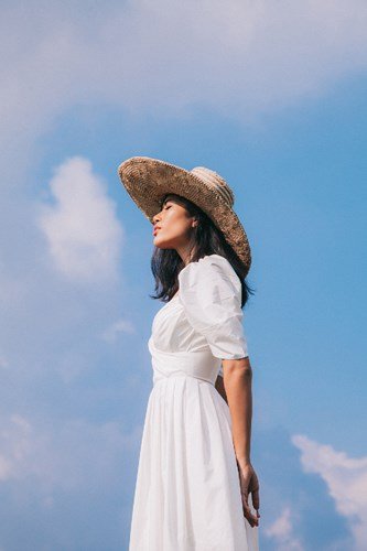 Siêu mẫu Trang Lạ gợi cảm cùng chồng đại gia khám phá thiên đường Bali