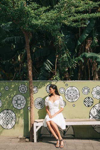 Siêu mẫu Trang Lạ gợi cảm cùng chồng đại gia khám phá thiên đường Bali