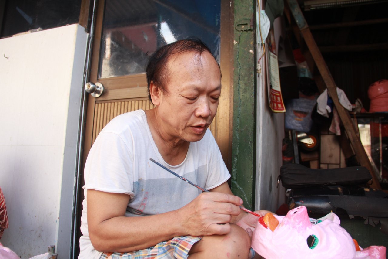 nguoi-cuoi-cung-lam-giu-nghe-lam-mat-na-giay-boi-o-ha-thanh