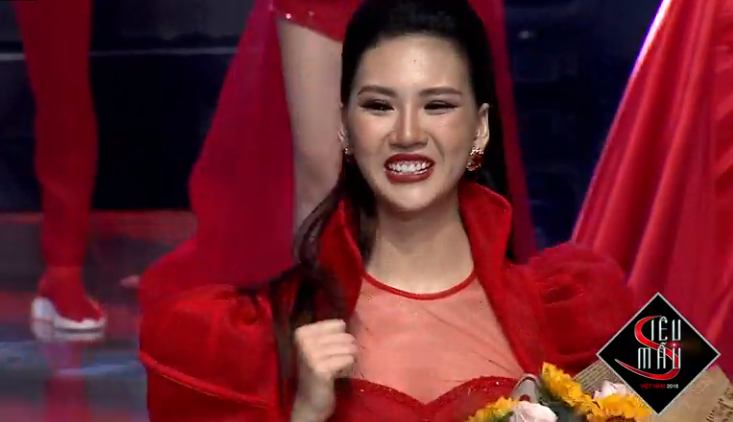 that-nhu-dua-huong-giang-dai-thang-voi-ca-top-6-sieu-mau-viet-nam-ky-duyen-trang-tay-toan-tap-khien-fans-soc-nang