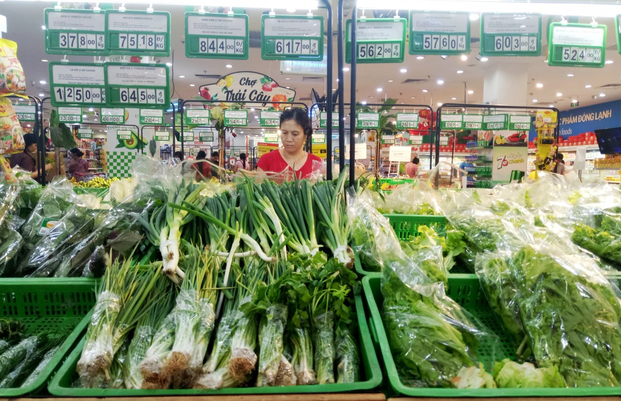 gia-rau-ha-noi-cai-xanh-35000-dongkg-nhieu-ba-noi-tro-hot-hoang