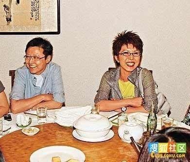 Quan Cúc Anh đi chung với người tình đồng tính