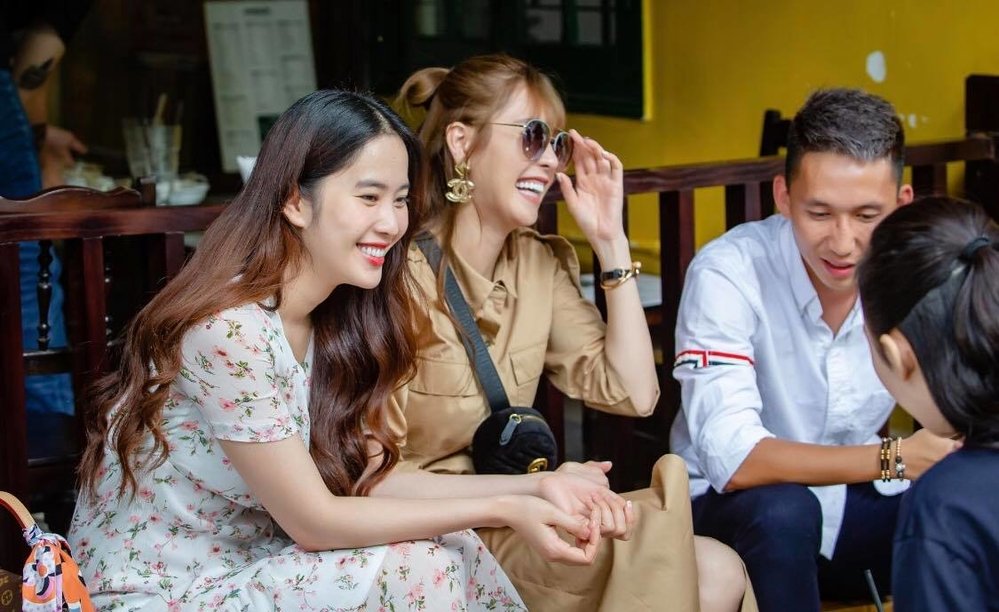 tuan-hung-bi-che-kem-sang-khi-dang-anh-chup-cung-que-van-va-nam-em-nhung-lai-nhac-den-truong-giang