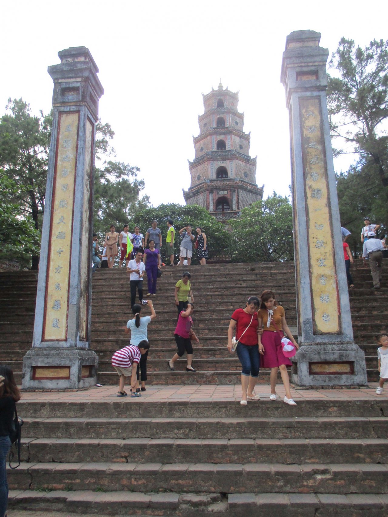den-co-do-khong-tham-chua-nay-xem-nhu-chua-den-hue