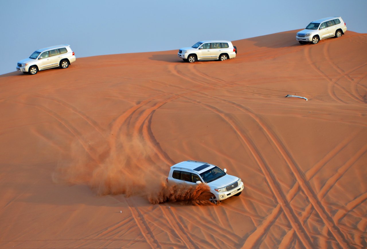 kham-pha-sa-mac-cat-nong-safari-bang-suv-land-cuirser