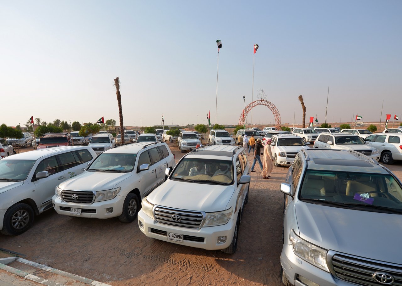 kham-pha-sa-mac-cat-nong-safari-bang-suv-land-cuirser