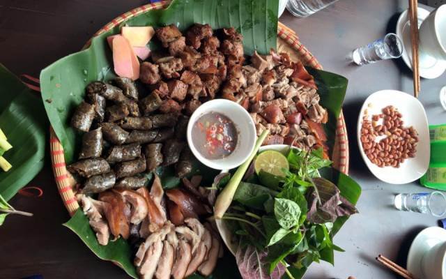 nhung-mon-an-khong-van-minh-o-viet-nam